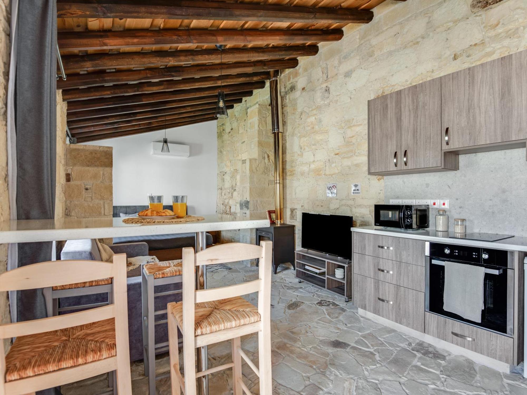 Andre Marie Stonewood Retreat Apartamento Limassol Exterior foto