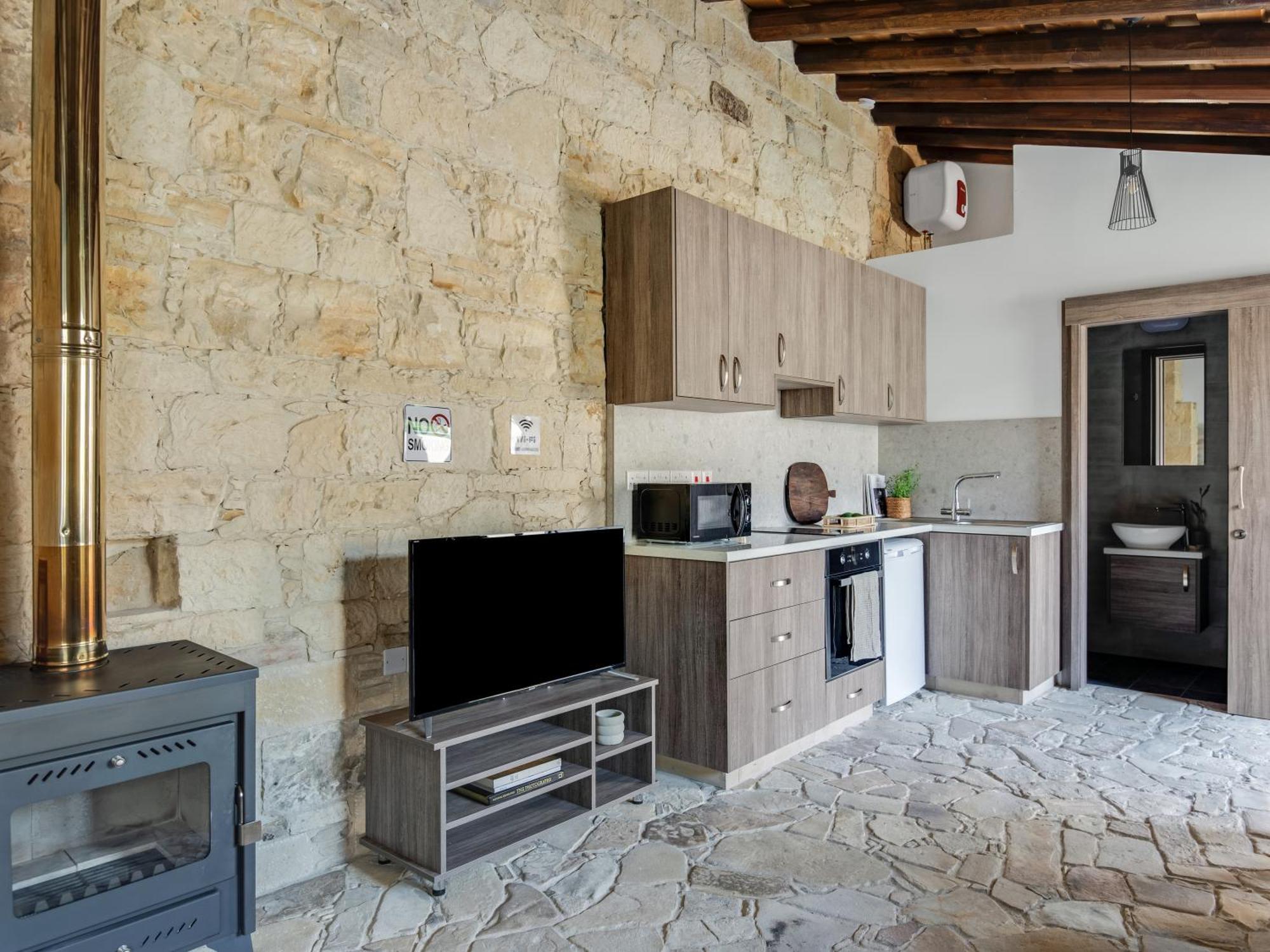 Andre Marie Stonewood Retreat Apartamento Limassol Exterior foto